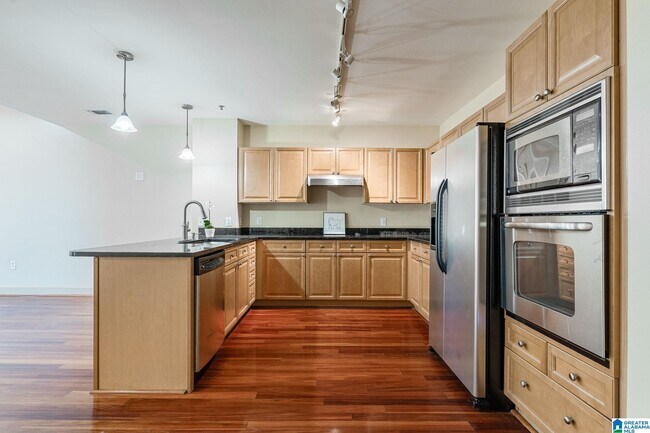 Building Photo - 2024 2nd Ave N