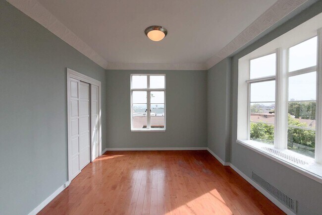 Building Photo - 1314 Hayworth Ave