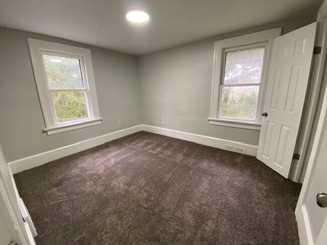 Building Photo - Updated 5-Bed, 2-Bath with Attic Suite & Clean Basement