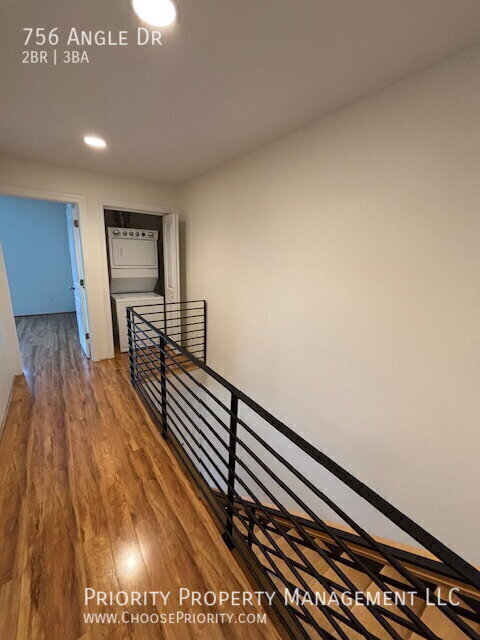 Building Photo - 756 Angle Dr