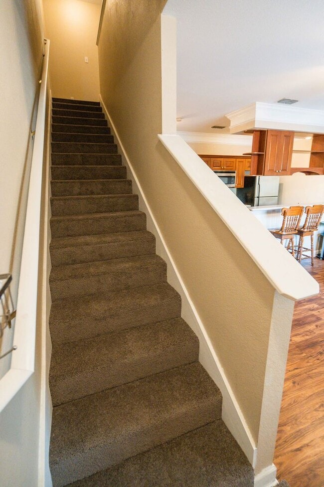 Building Photo - Super cute 3 Bedroom/3Bathroom Townhome in...