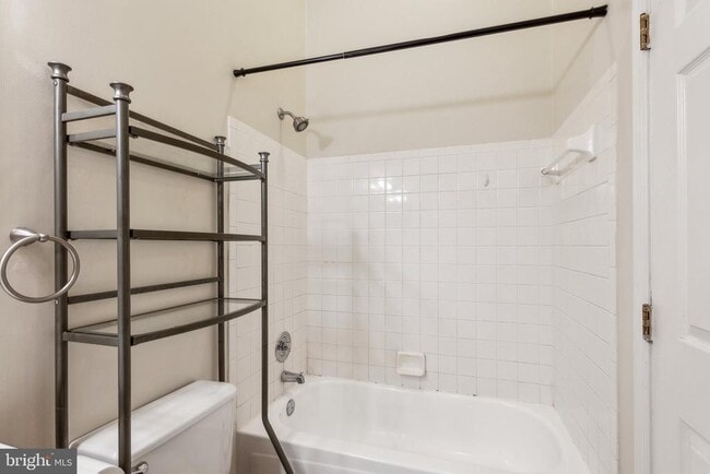 Building Photo - 5492 Prince William Ct