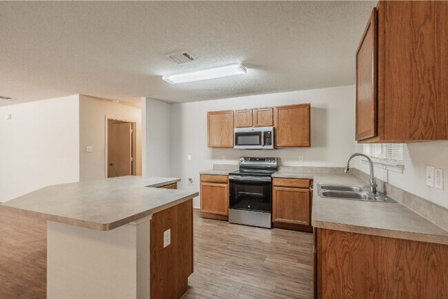 Building Photo - 10325 Bear Hollow Dr