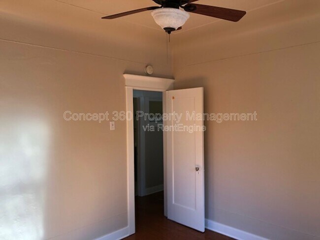 Building Photo - 1144 E Appleton St