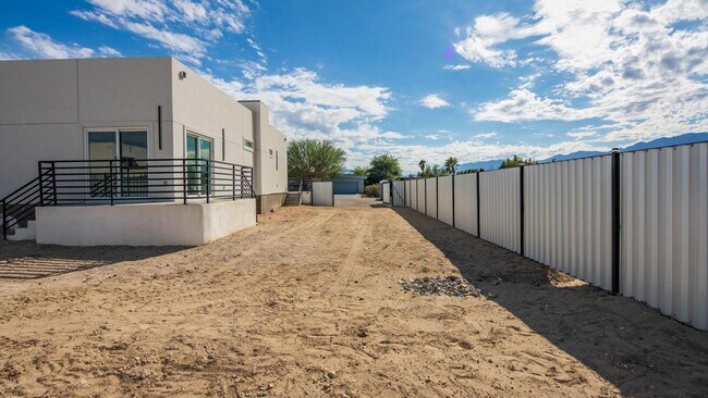 Building Photo - 67670 Buckboard Ln