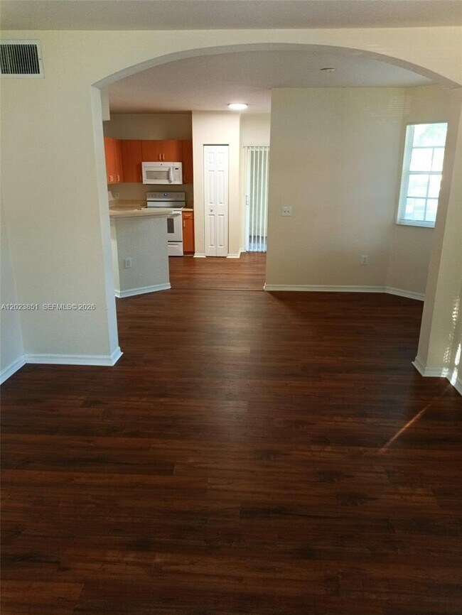 Building Photo - 2707 Belmont Ln