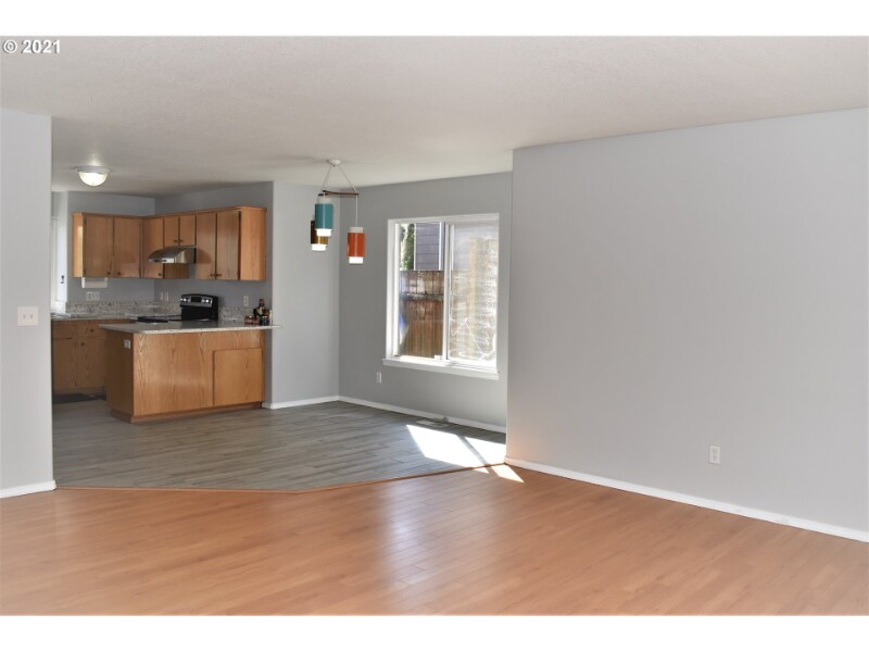Building Photo - 5511 SE 130th Ave