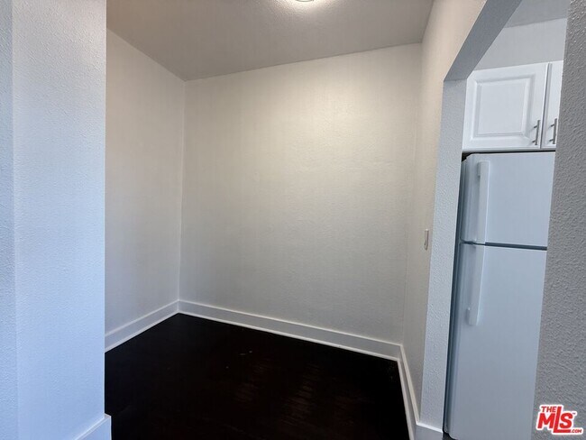 Building Photo - 4125 S Figueroa St