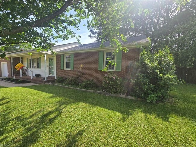 Building Photo - 605 Hillwell Rd
