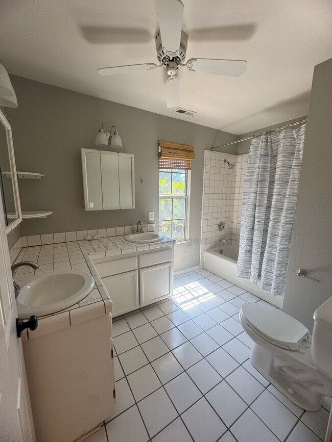 Building Photo - Spacious 4-Bedroom Home on Expansive Lot i...