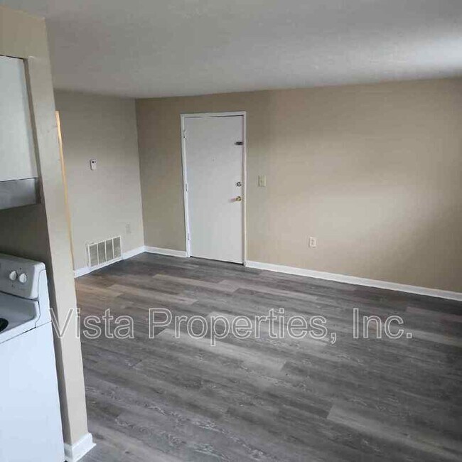 Building Photo - 4902 Saddlebrook Ln