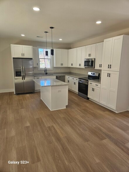 Building Photo - 700 Torwood Dr