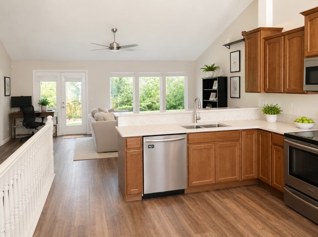Building Photo - Spacious 5-Bedroom Home in Prime Lehi Location