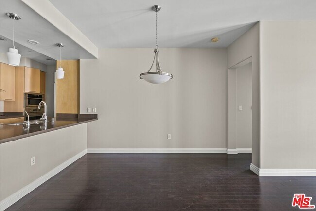 Building Photo - 317 Caruso Ave