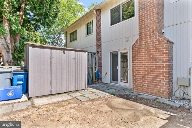 Building Photo - 9652 Marston Ln