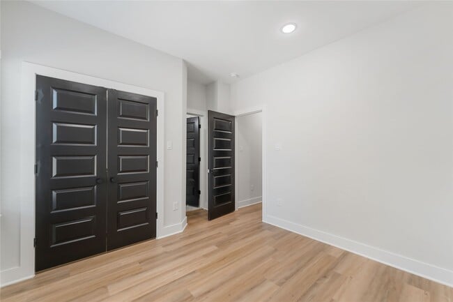 Building Photo - 6909 S Hall St