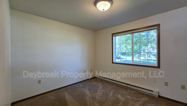 Building Photo - 317 16th St S