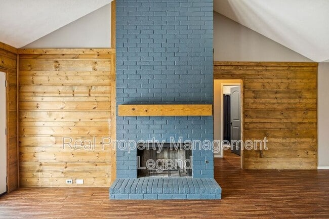 Building Photo - 3740 Racquet Ct