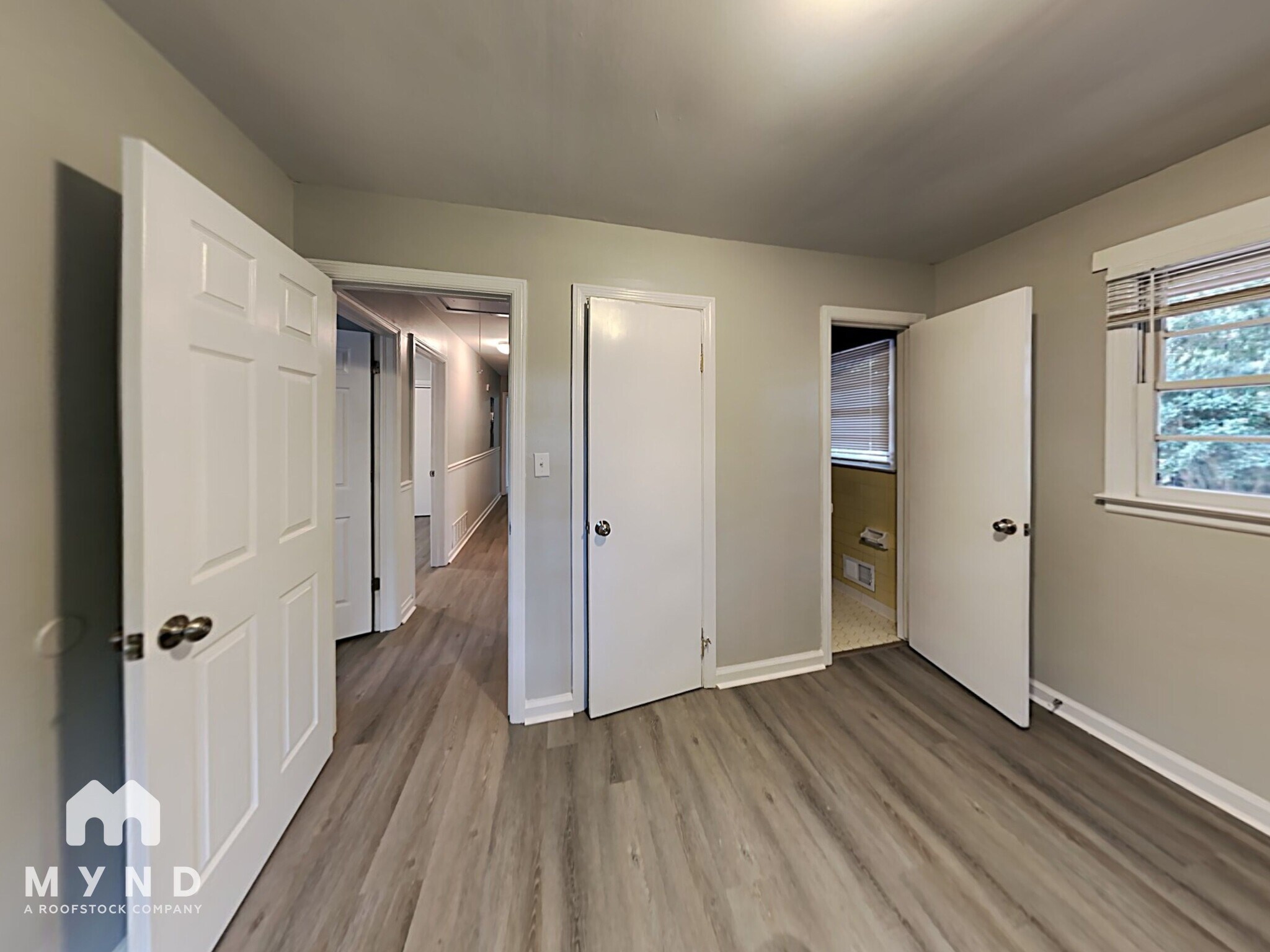 Building Photo - 919 Green Valley Rd SW