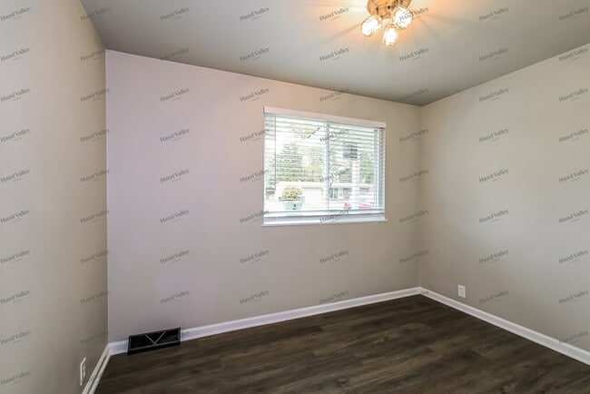 Building Photo - 10531 Rothwell Dr