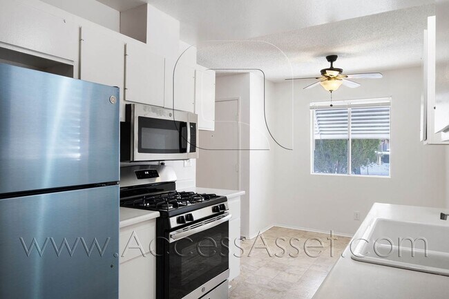 Building Photo - 55+ Community Living – Cozy 2 Bed/1 bath H...