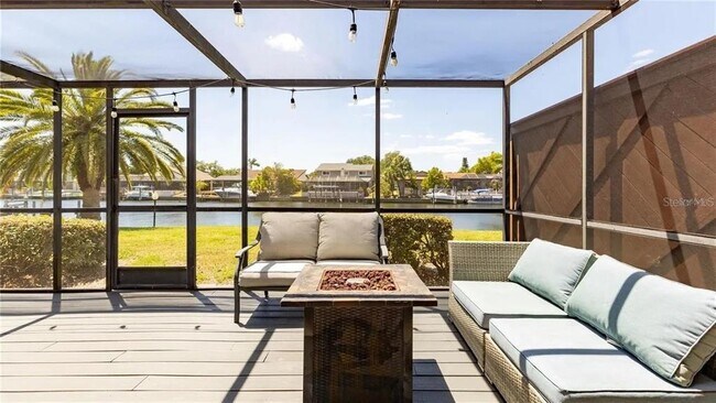 Building Photo - 10438 St Tropez Pl
