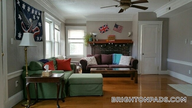 Building Photo - 233 Commonwealth Ave