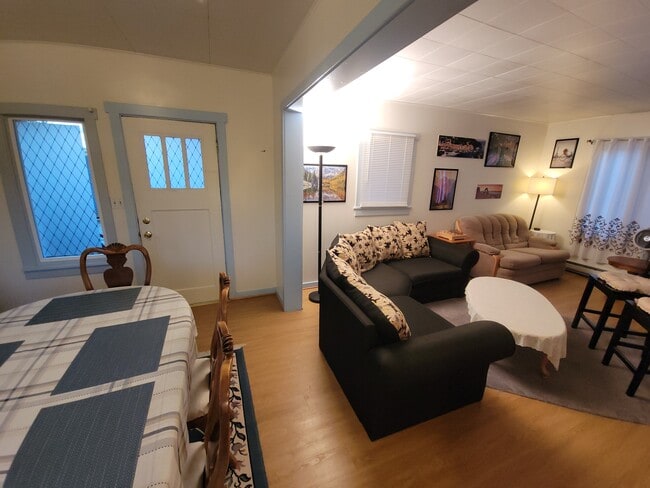 Building Photo - 211-212 W 13th St