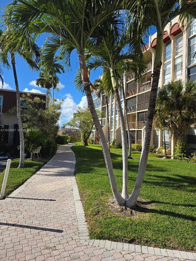 Building Photo - 2000 Atlantic Shores Blvd