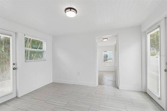 Building Photo - 8125 Bayshore Dr