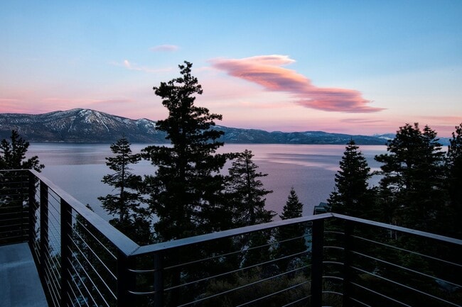 Building Photo - Architectural gem