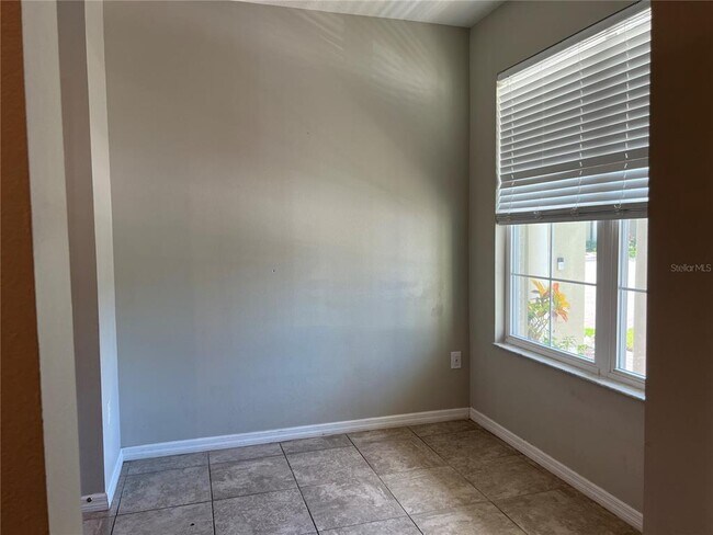 Building Photo - 4850 Poolside Dr