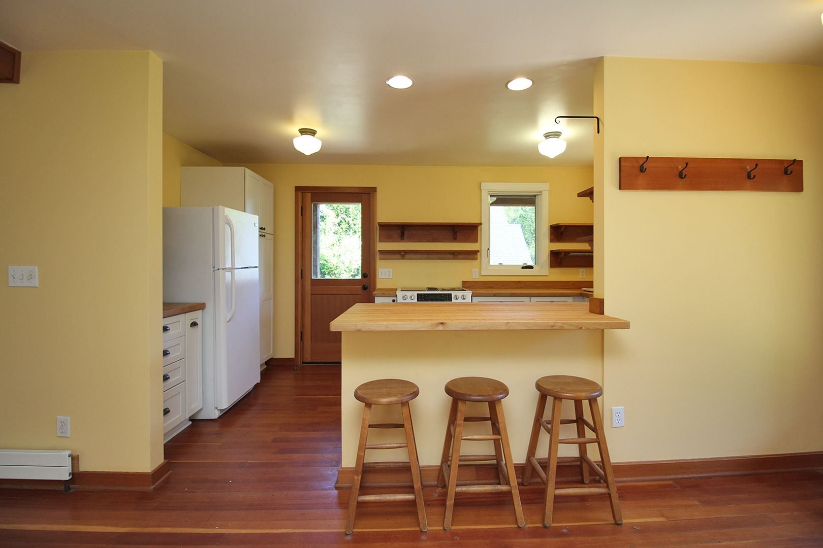 Building Photo - 9233 SW Brier Pl