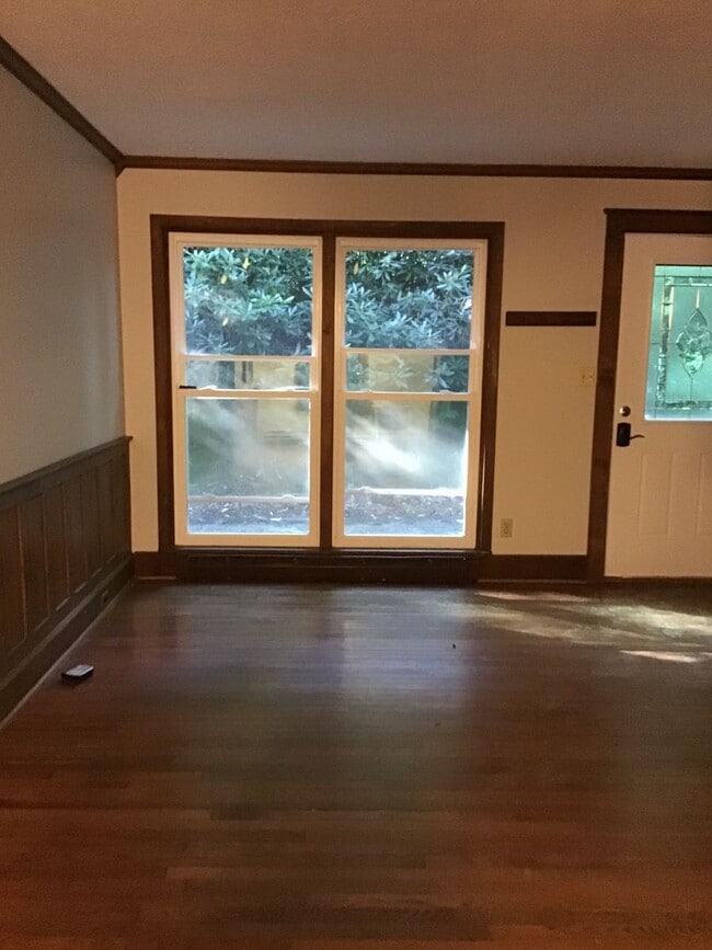 Building Photo - Spacious Mountain Home With Finished Basement & Great Location!