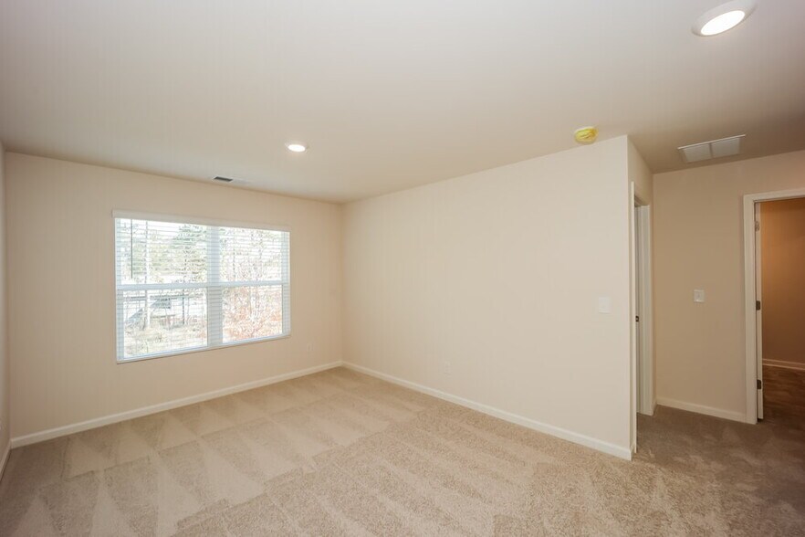 Building Photo - 101 Shadow Gln Rd