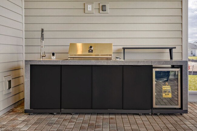 Building Photo - Resort-Style Furnished Lakefront Living in SilverLeaf | 100” Theater & Golf Cart Included