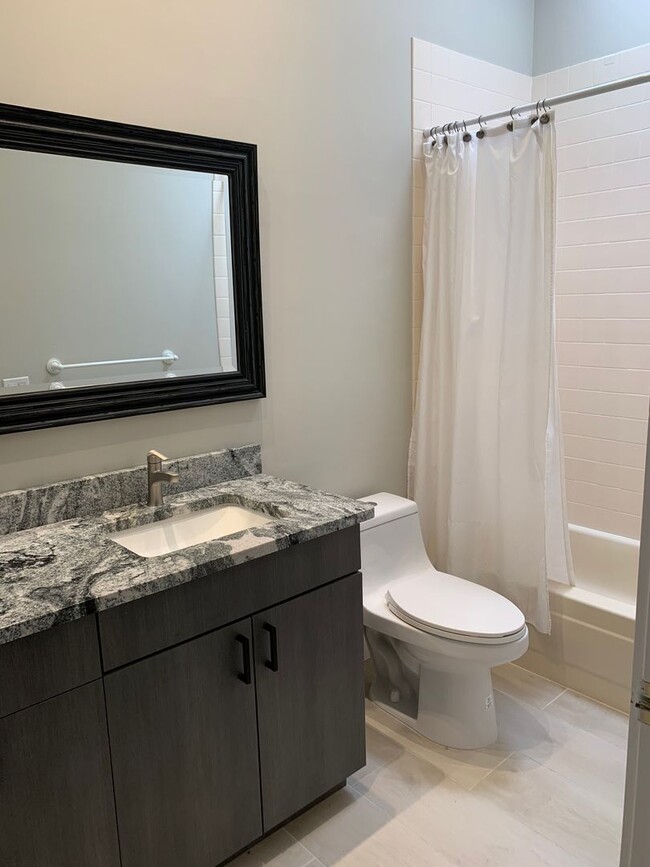 Building Photo - COMING SOON! Fully renovated 3/2/2 House i...