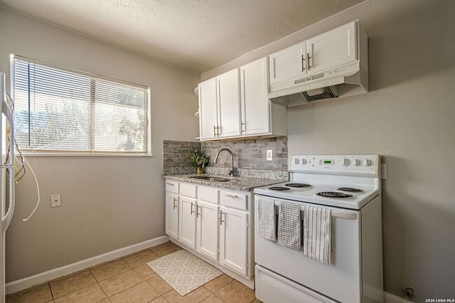 Building Photo - 2323 Arbor Pl