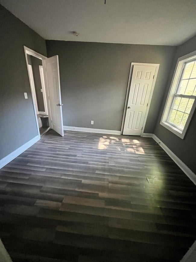 Building Photo - Charming Single Family Home