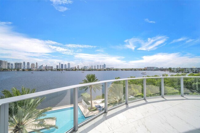 Building Photo - 17111 Biscayne Blvd