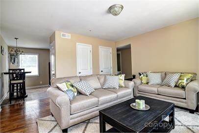 Building Photo - 1250 Baugh St