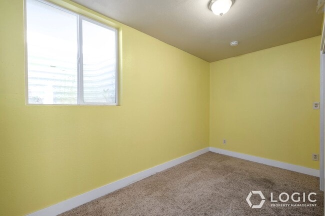 Building Photo - Home in Manti