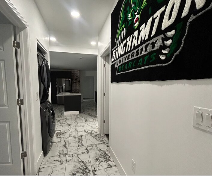 Building Photo - 94 Walnut St