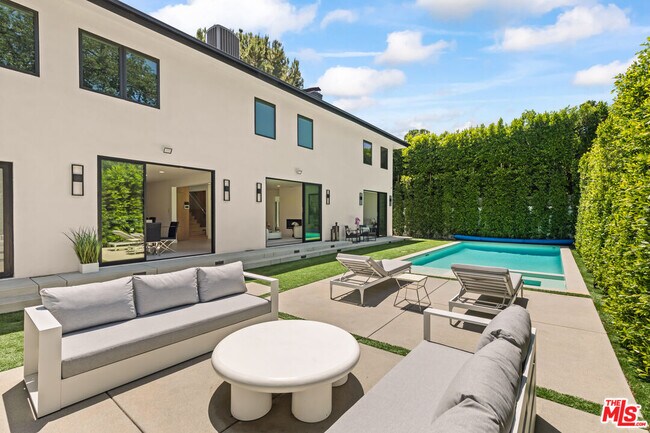 Building Photo - 17045 Otsego St