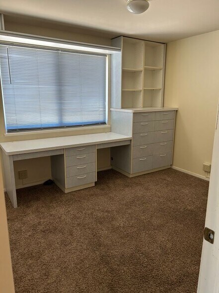 Building Photo - 399 Jaycee Dr
