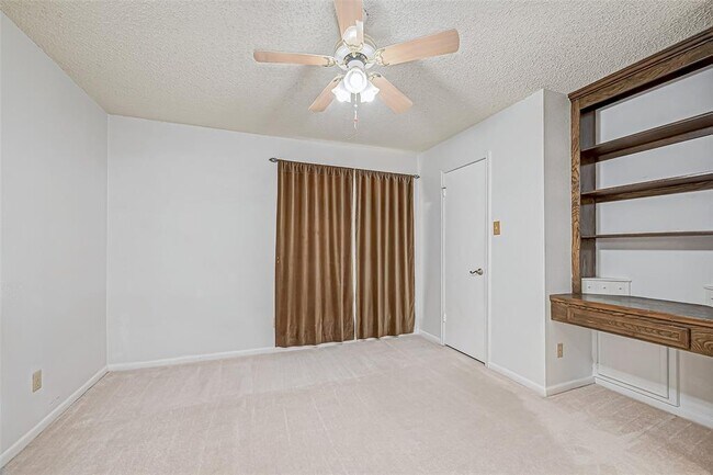 Building Photo - 15030 St Cloud Dr
