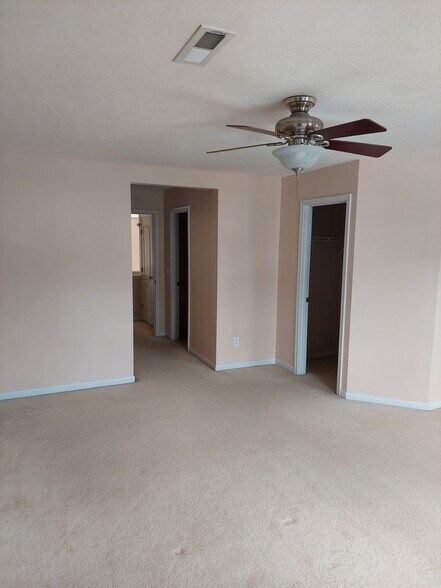 Building Photo - 6293 Edgewater Dr