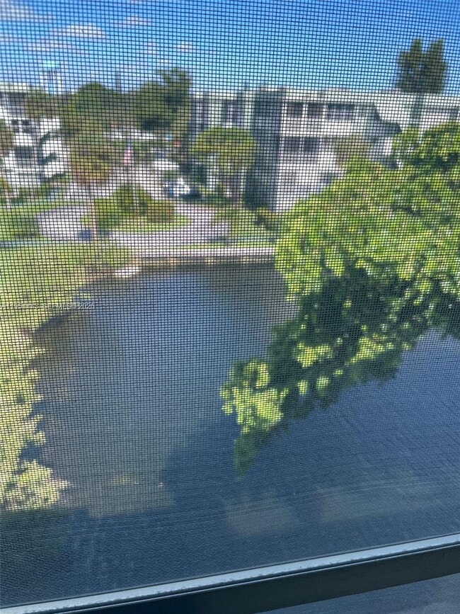 Building Photo - 2761 Taft St