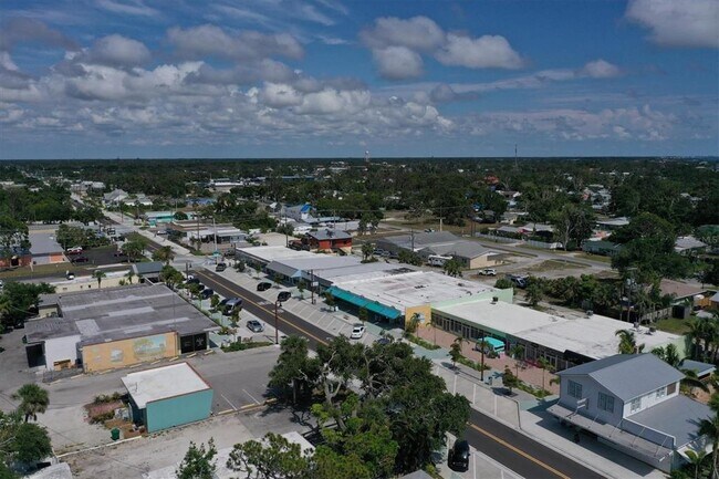 Building Photo - 85 Orange St