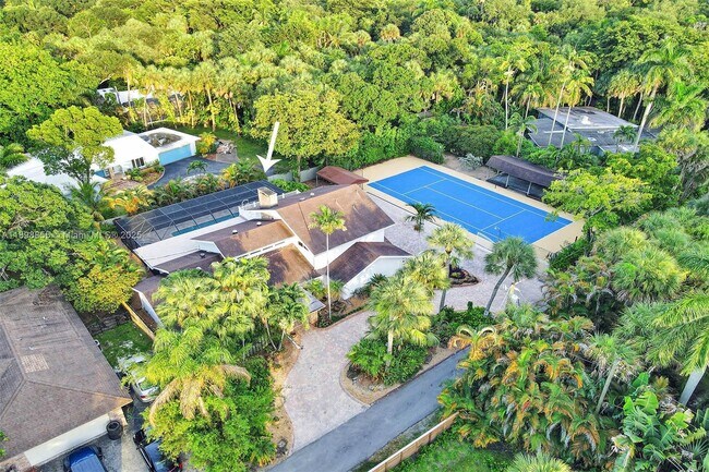 Building Photo - 2120 SW 28th Way